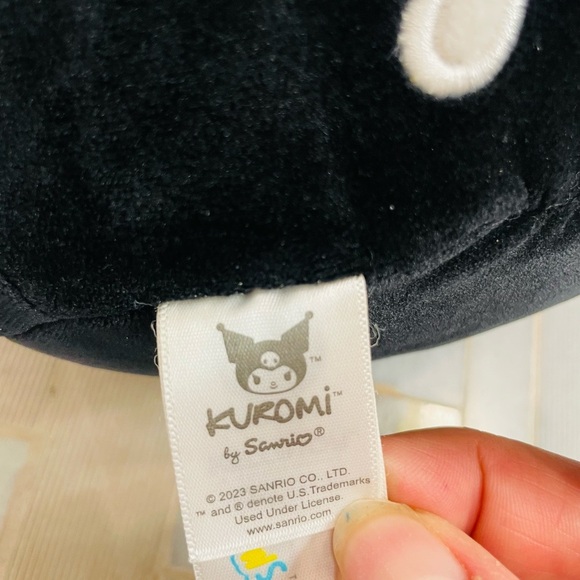 Squishmallows 8 Inch Hello Kitty Skeleton Kumori - Picture 7 of 8